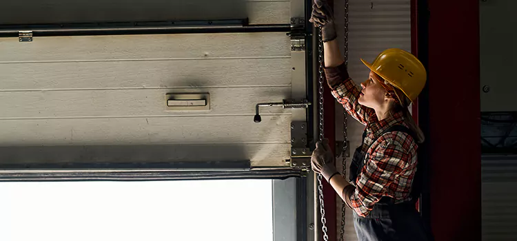 Addressing Common Garage Door Stoppage Issues in Bridgeview, IL
